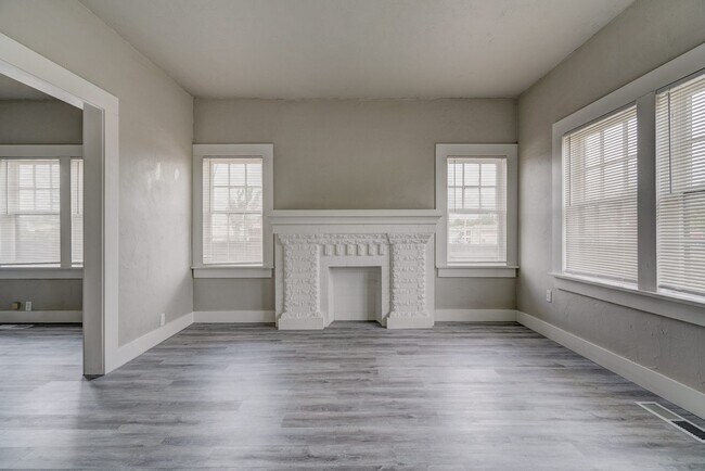 324 NW 24th St in Oklahoma City, OK - Foto de edificio - Building Photo