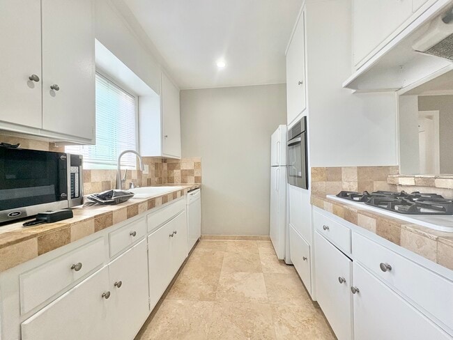 property at 1619 Colby Ave