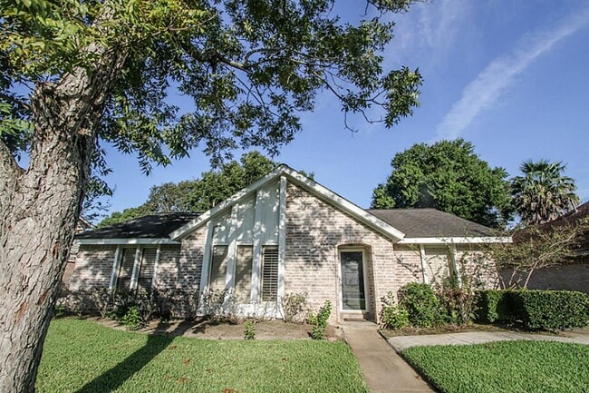 2811 S Blue Meadow Cir