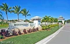 3025 Driftwood Way in Naples, FL - Foto de edificio