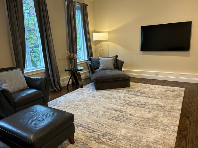 22 E Market St, Unit 201