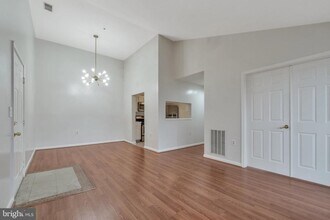 6640 Lake Park Dr-Unit -3B in Greenbelt, MD - Building Photo - Building Photo