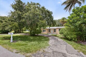 2609 Richard Rd in West Palm Beach, FL - Building Photo - Building Photo