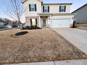 Room in House on Bedrock Rd in Mebane, NC - Building Photo - Building Photo