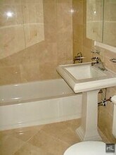 206 E 83rd St in New York, NY - Building Photo - Building Photo