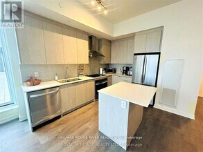 55-555 Duke St W in Kitchener, ON - Building Photo - Building Photo