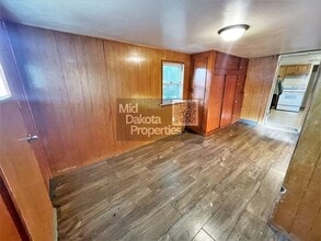 310 S Edmunds St in Mitchell, SD - Building Photo - Building Photo