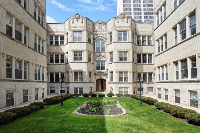 property at 816 W Sunnyside Ave