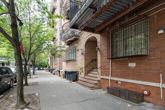 11 Lynch St in Brooklyn, NY - Foto de edificio - Building Photo