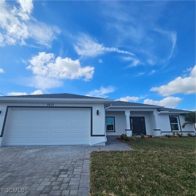 3610 NE 12th Ave in Cape Coral, FL - Building Photo - Building Photo