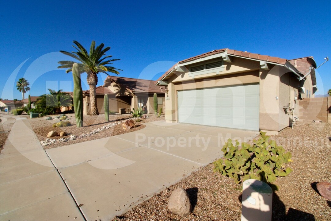 2284 Avenida Del Petalo in Green Valley, AZ - Building Photo