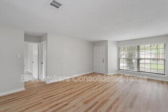 2532 Chaparral Trail in Austin, TX - Building Photo - Building Photo