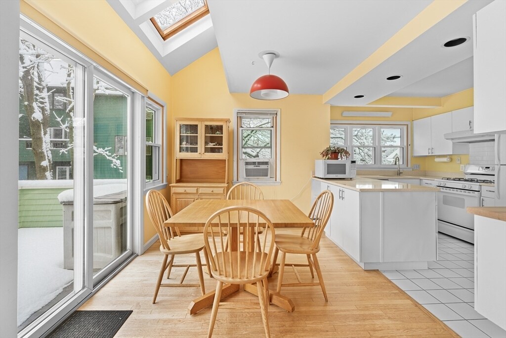 28-30 Winslow St in Cambridge, MA - Building Photo