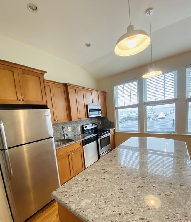 554 Pleasant St, Unit #2