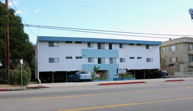 6922 Hazeltine Ave in Van Nuys, CA - Building Photo - Building Photo