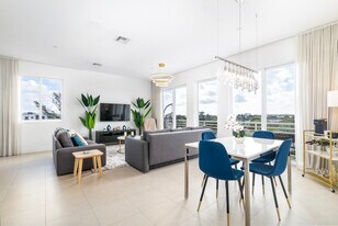 111 SE 2nd St, Unit 401 in Delray Beach, FL - Building Photo