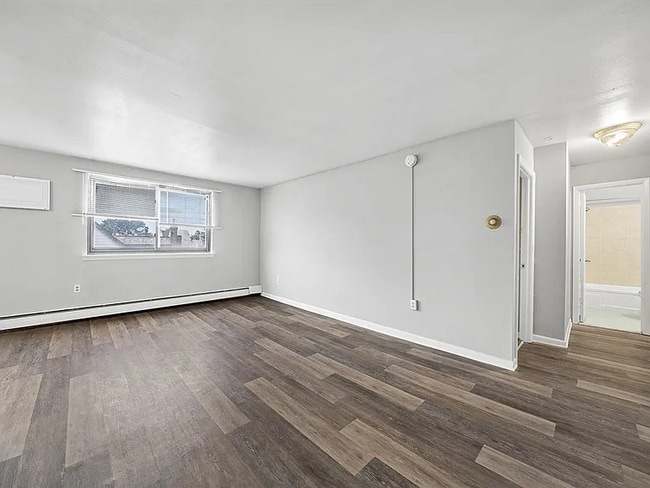 1774 W Godfrey Ave in Philadelphia, PA - Foto de edificio - Building Photo