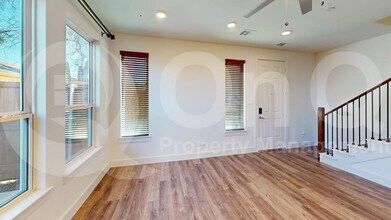 2116 Shea Rd in Dallas, TX - Building Photo - Building Photo