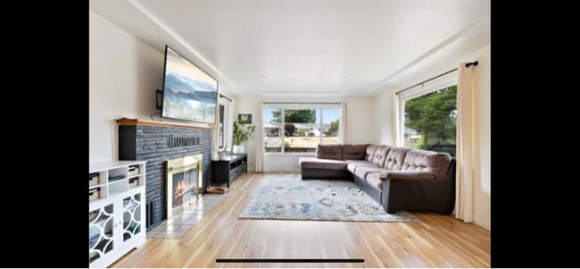 7803 50th Ave E in Tacoma, WA - Building Photo - Building Photo