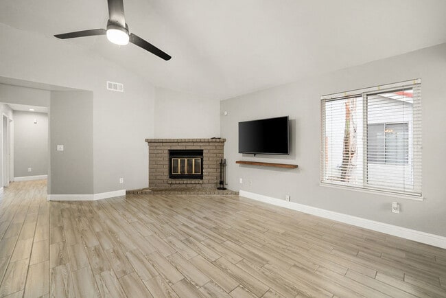 4713 Tobin Rd in Bakersfield, CA - Foto de edificio - Building Photo