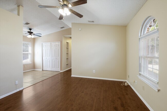 638 Hood St in San Antonio, TX - Building Photo - Building Photo