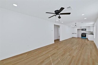 4015 Spring Ave in Dallas, TX - Building Photo - Building Photo