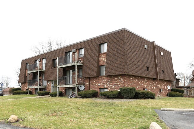 Arbor Arms in Sandusky, OH - Building Photo - Building Photo