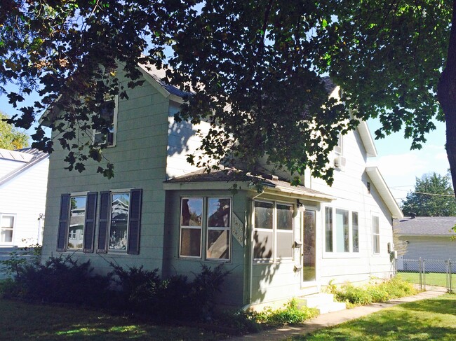 property at 1412 Winnebago St