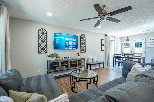 25 Jennifer Ln