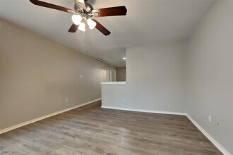 417 Mystic Trail Loop in Houston, TX - Foto de edificio - Building Photo