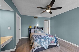 260 Crown Oaks Way in Longwood, FL - Building Photo - Building Photo