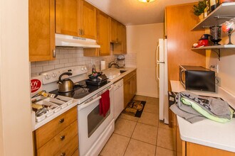 172 River St, Unit B-6 in Waltham, MA - Foto de edificio - Building Photo