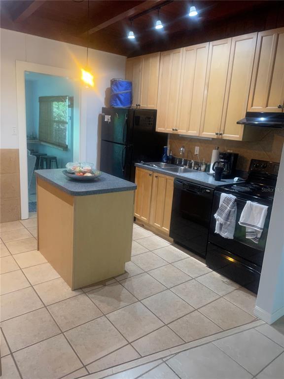 428 Court St in Englewood, FL - Building Photo - Building Photo