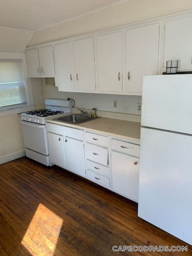 1 Bodfish Ave, Unit H