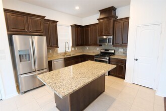 12211 Stellano Ln in Richmond, TX - Building Photo - Building Photo