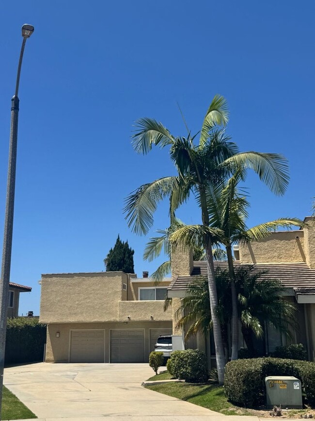 17762 Paseo Cir