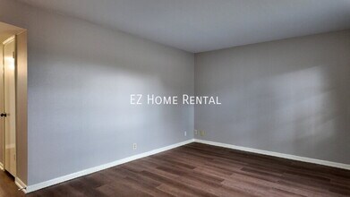 2102 5th Ave N in Texas City, TX - Building Photo - Building Photo
