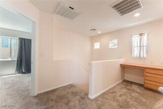 10633 Camel Rock Ct in Las Vegas, NV - Building Photo - Building Photo