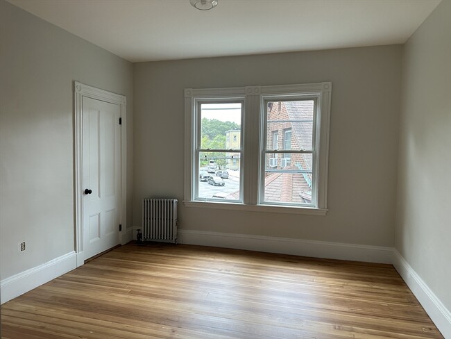 203 High St, Unit 2 in Brookline, MA - Building Photo - Building Photo