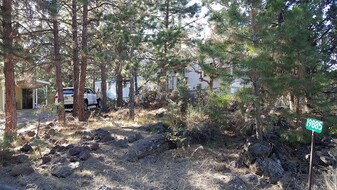 19885 Cinder Ln in Bend, OR - Building Photo