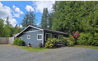 5219 Noon Rd in Bellingham, WA - Building Photo