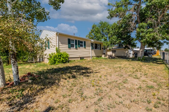 1002 Hot Springs Ave in Cheyenne, WY - Building Photo