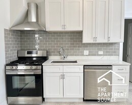 1629 N Claremont Ave, Unit CH in Chicago, IL - Building Photo