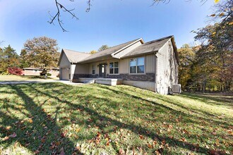 369 Meadowview Dr in Elizabethtown, KY - Building Photo - Building Photo