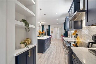 207 E 38th St in Houston, TX - Building Photo - Building Photo