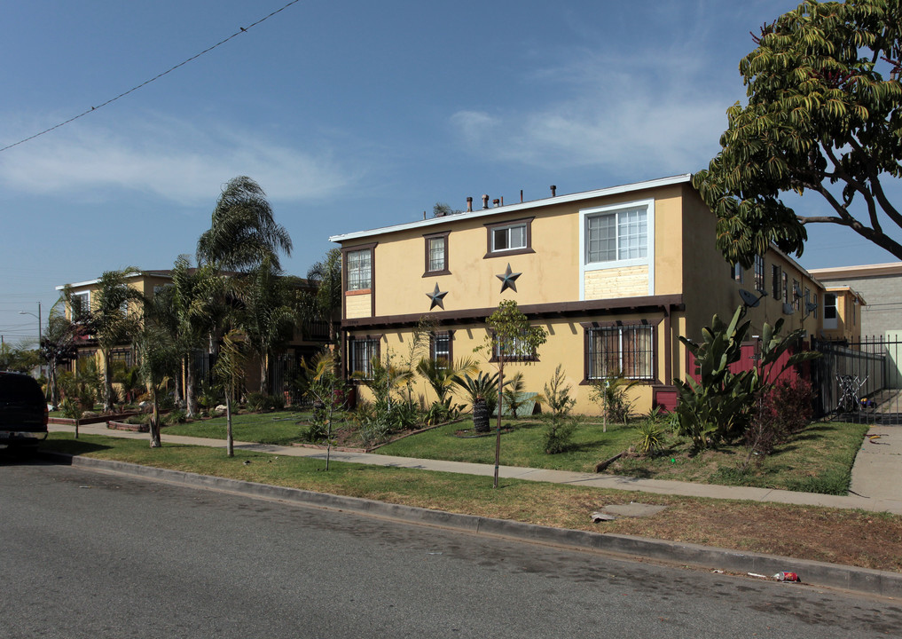 11500 Simms Ave in Inglewood, CA - Building Photo