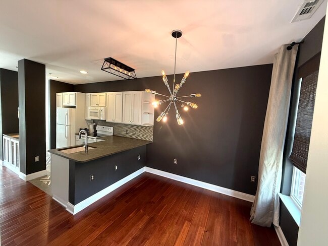 property at 1302 Kenilworth Ave