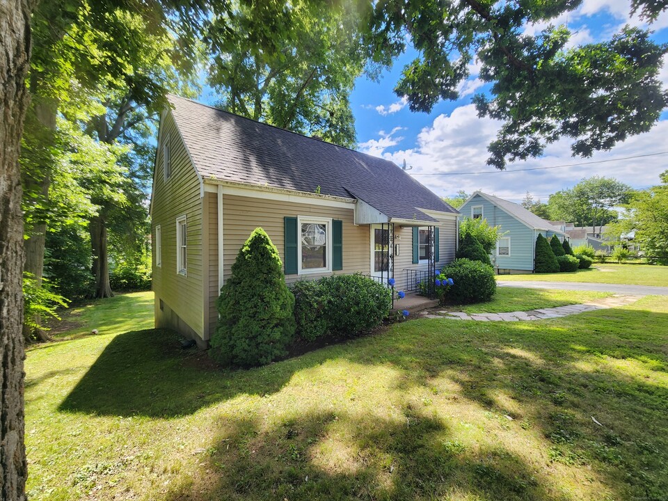79 Honor Rd in West Haven, CT - Building Photo