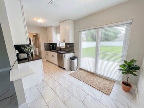 2893 Webley Dr NE in Largo, FL - Building Photo - Building Photo