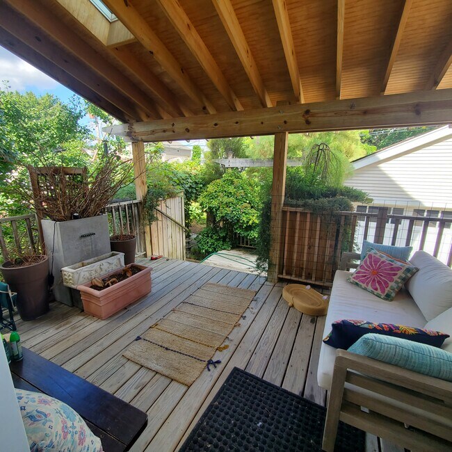 4704 N Kennicott Ave, Unit 2